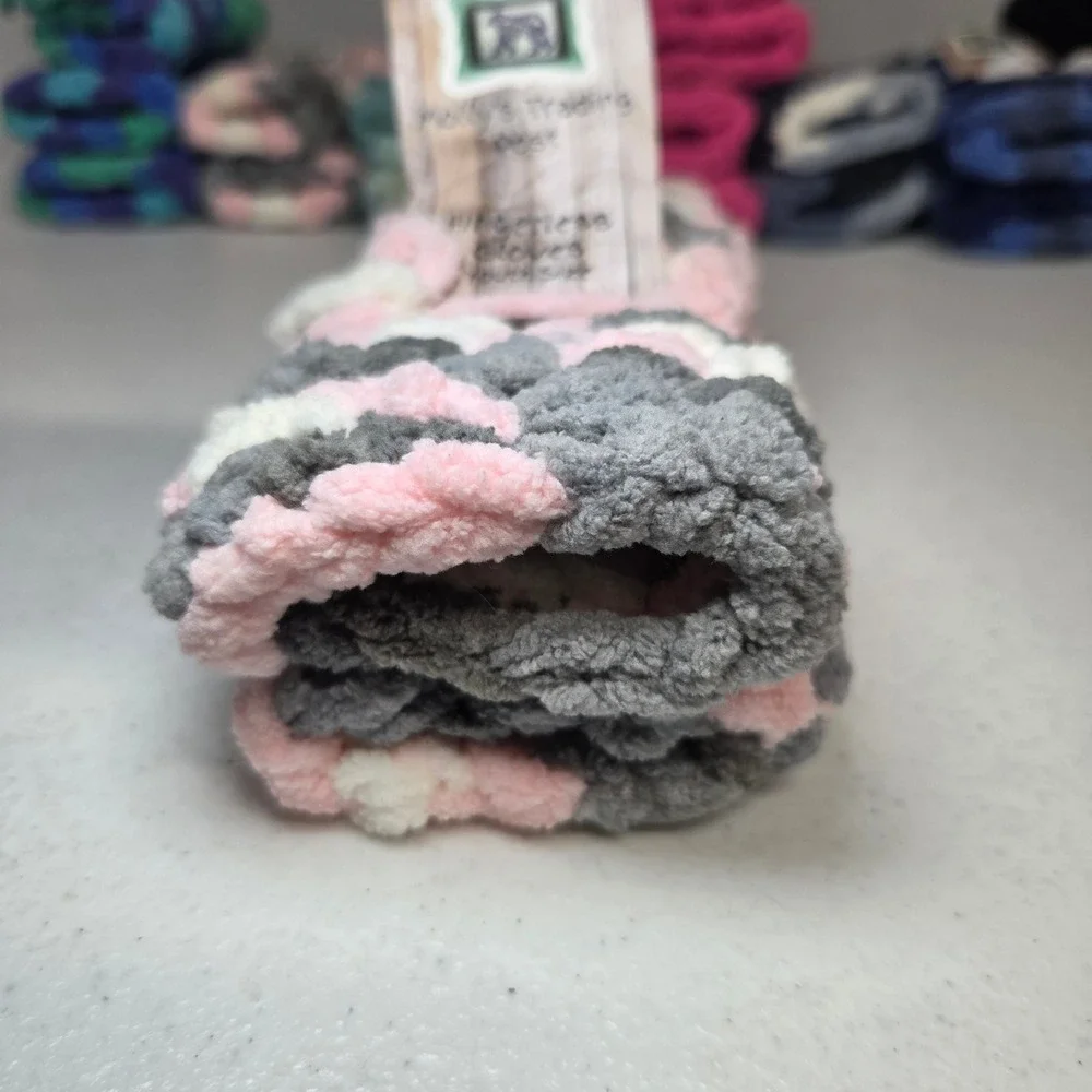 Mollys Trading Post Fingerless Gloves Youth Pink Gray White Crochet
